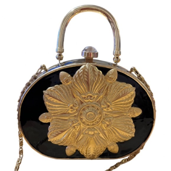 Chic Vintage Black and Gold Floral Clutch With Gold-Tone Chain Strap, 60’s - Picture 2 of 8